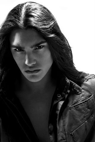 http://images6.fanpop.com/image/photos/32100000/Men-with-long-hair-men-with-long-hair-32142415-320-480.jpg